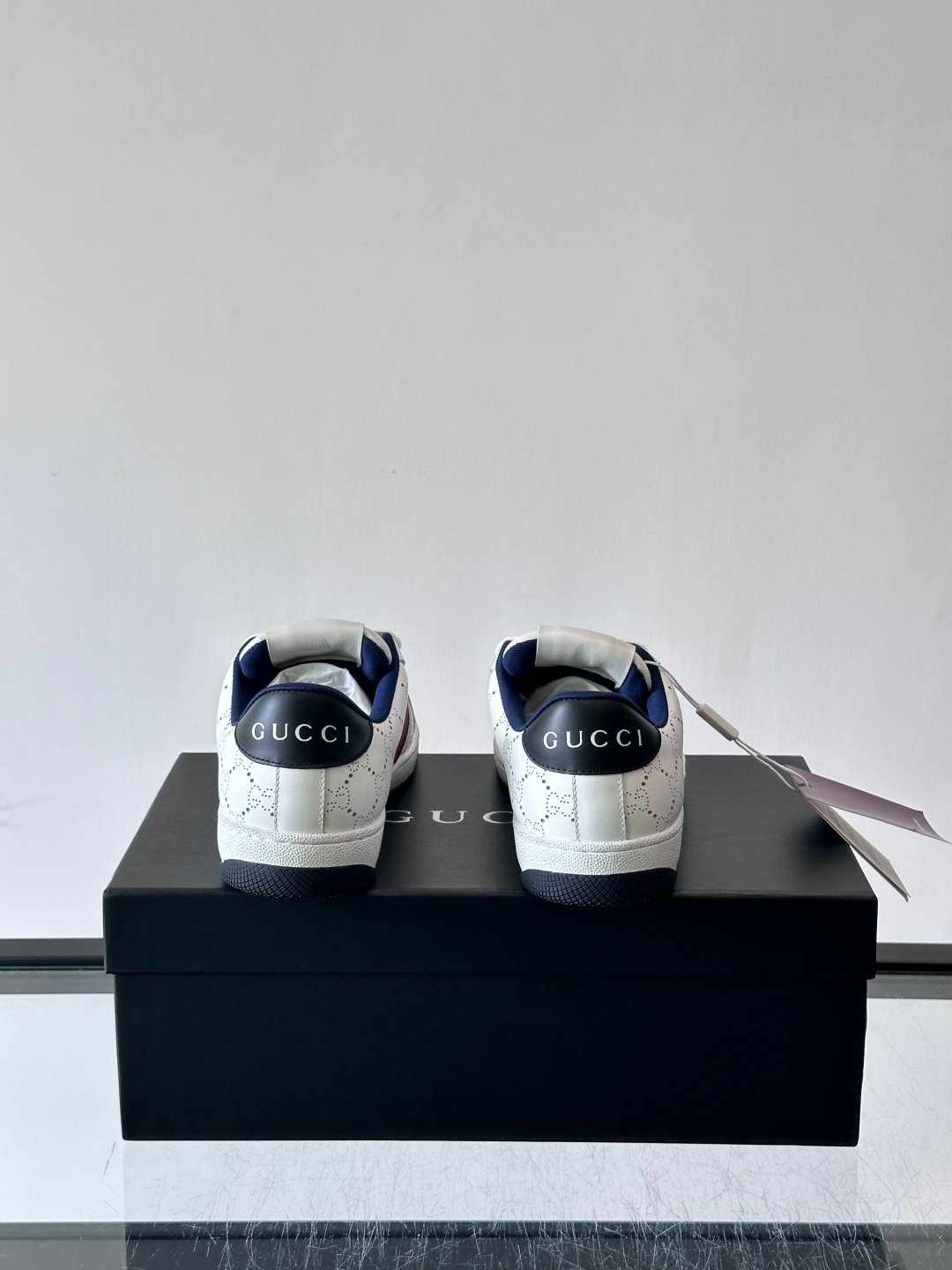 [GUCCI] 구찌 GG 캔버스 레트로 로우탑 스니커즈