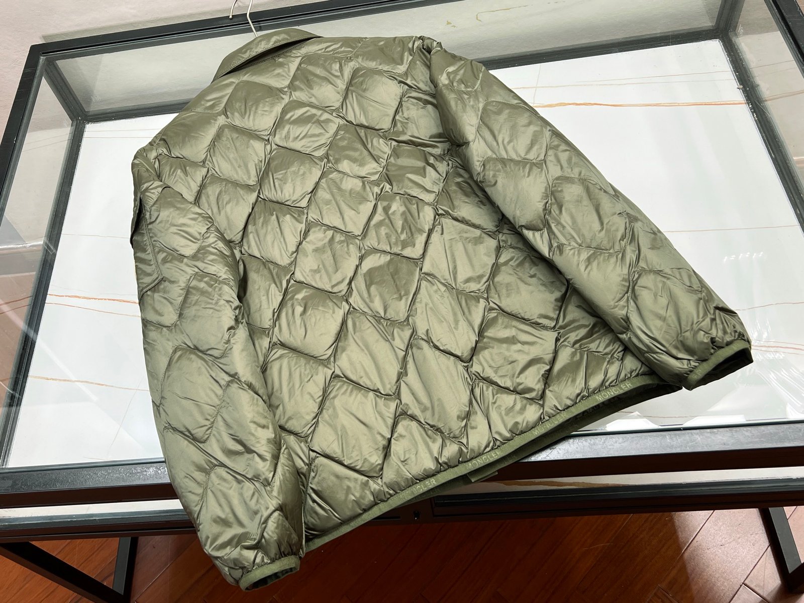 [MONCLER] 몽클레르 다이아몬드 퀼팅 패딩 재킷