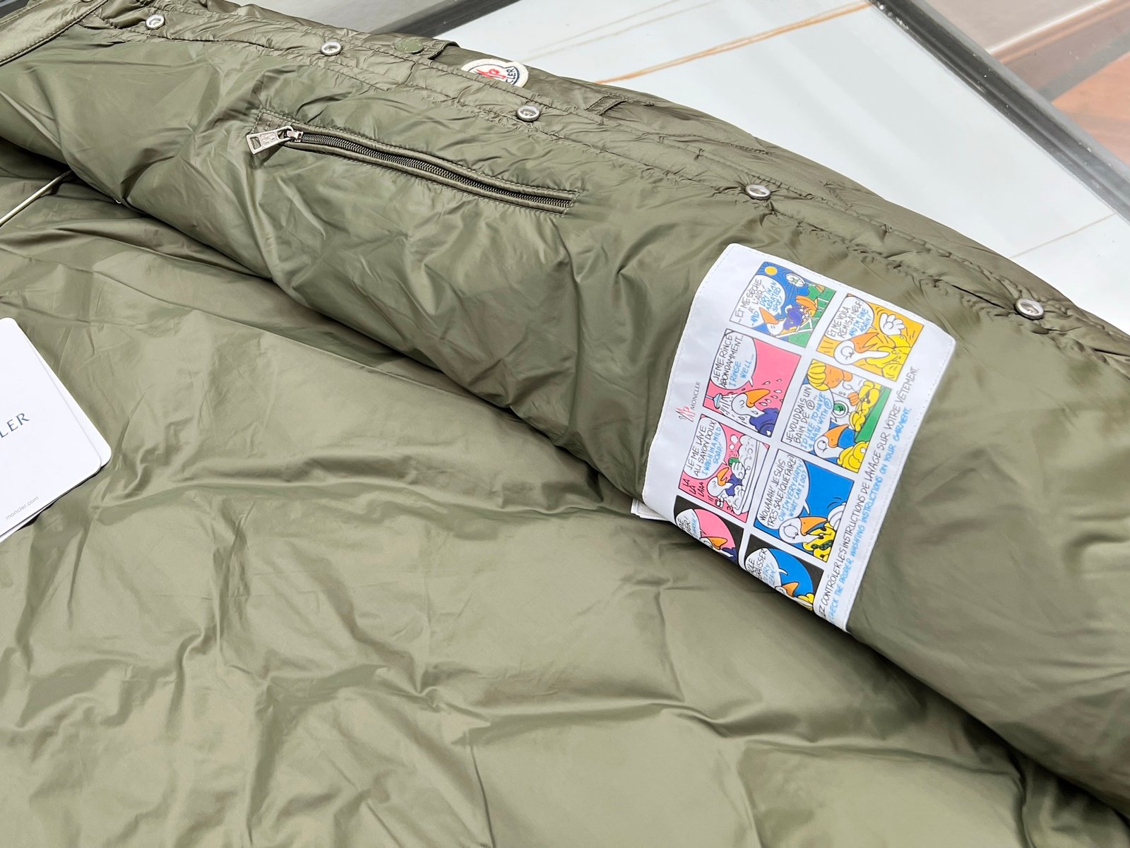 [MONCLER] 몽클레르 다이아몬드 퀼팅 패딩 재킷