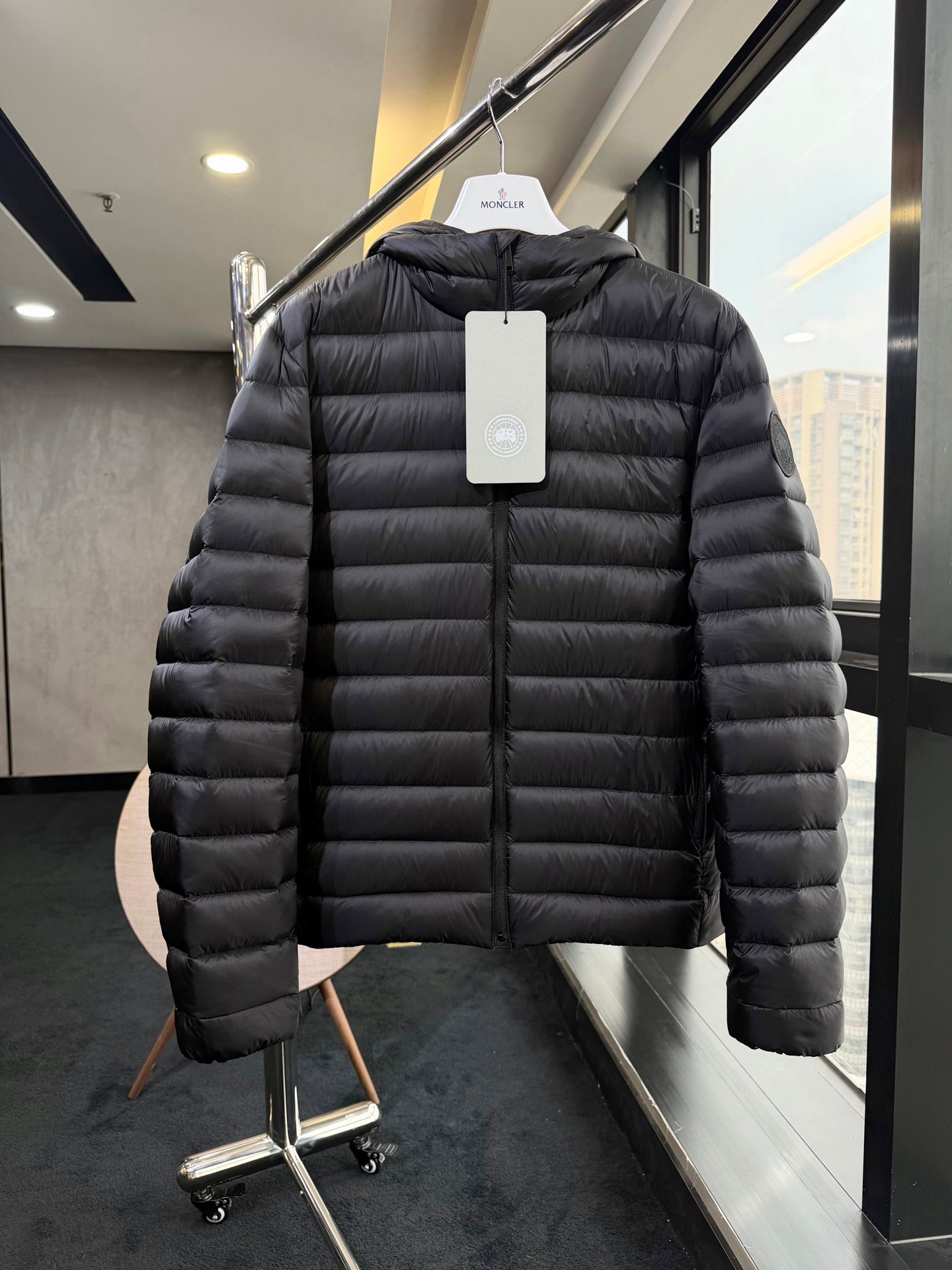 [CANADA GOOSE] 캐나다구스 스트라터스 남성 경량 후드 다운 재킷