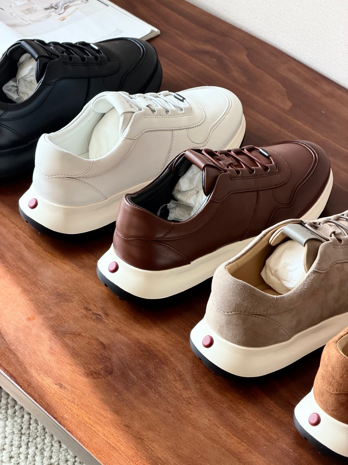 [TOD’S] 토즈 레드 닷 레더 스니커즈