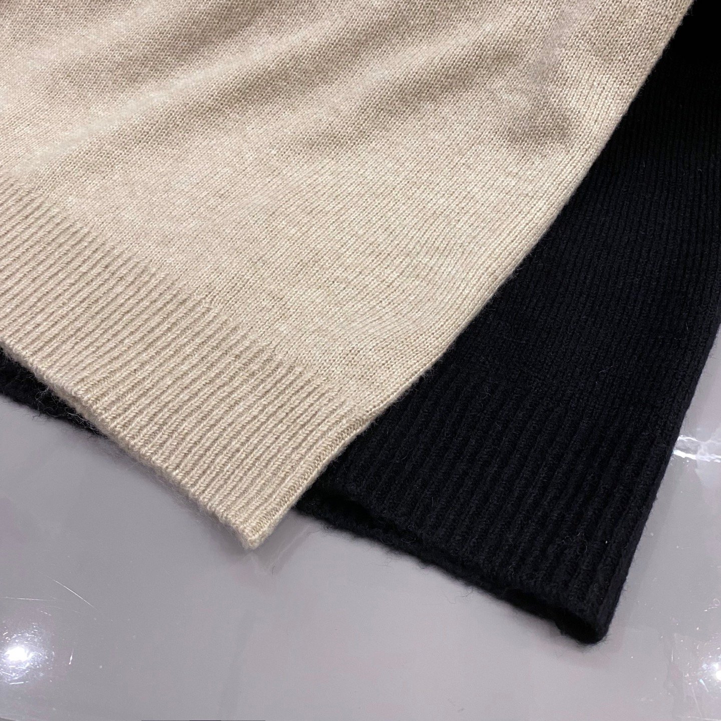 [BRUNELLO CUCINELLI] 브루넬로 쿠치넬리 로고 자수 울 캐시미어 크루넥 니트