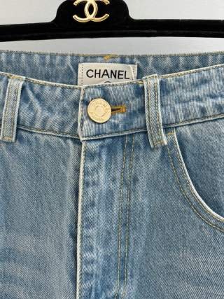 [CHANEL] 샤넬 라이트 블루 워시드 스트레이트 데님 팬츠