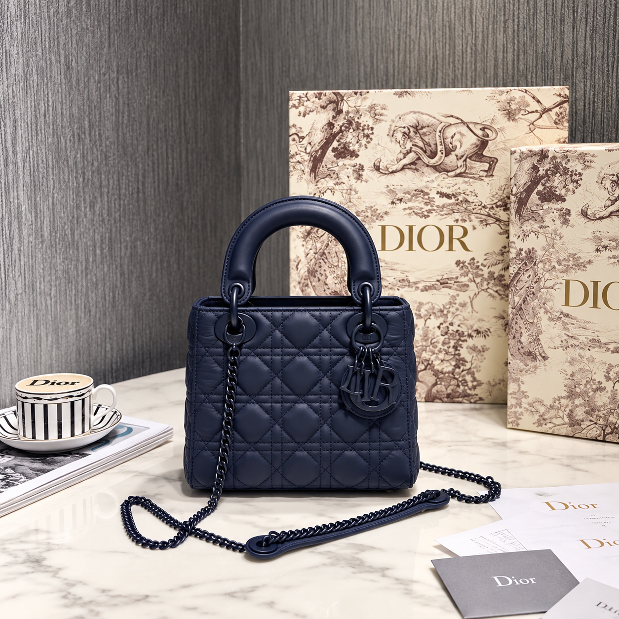 [DIOR] Lady Dior 미니 까나쥬 레더 백
