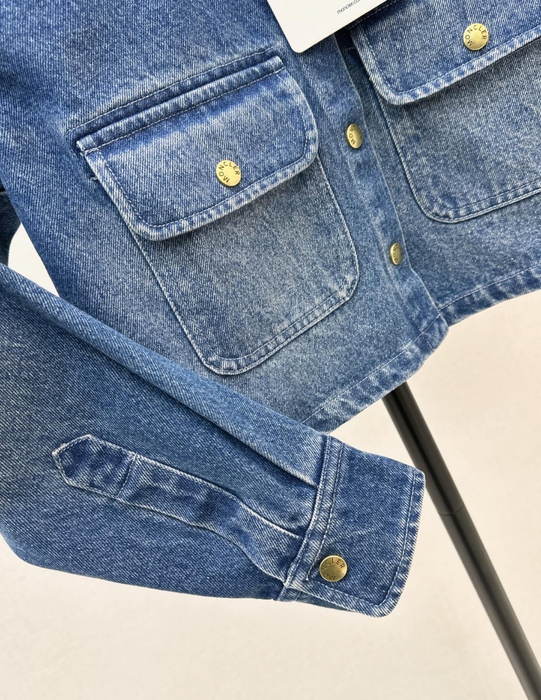 [MONCLER] 몽클레르 테디 칼라 크롭 데님 재킷