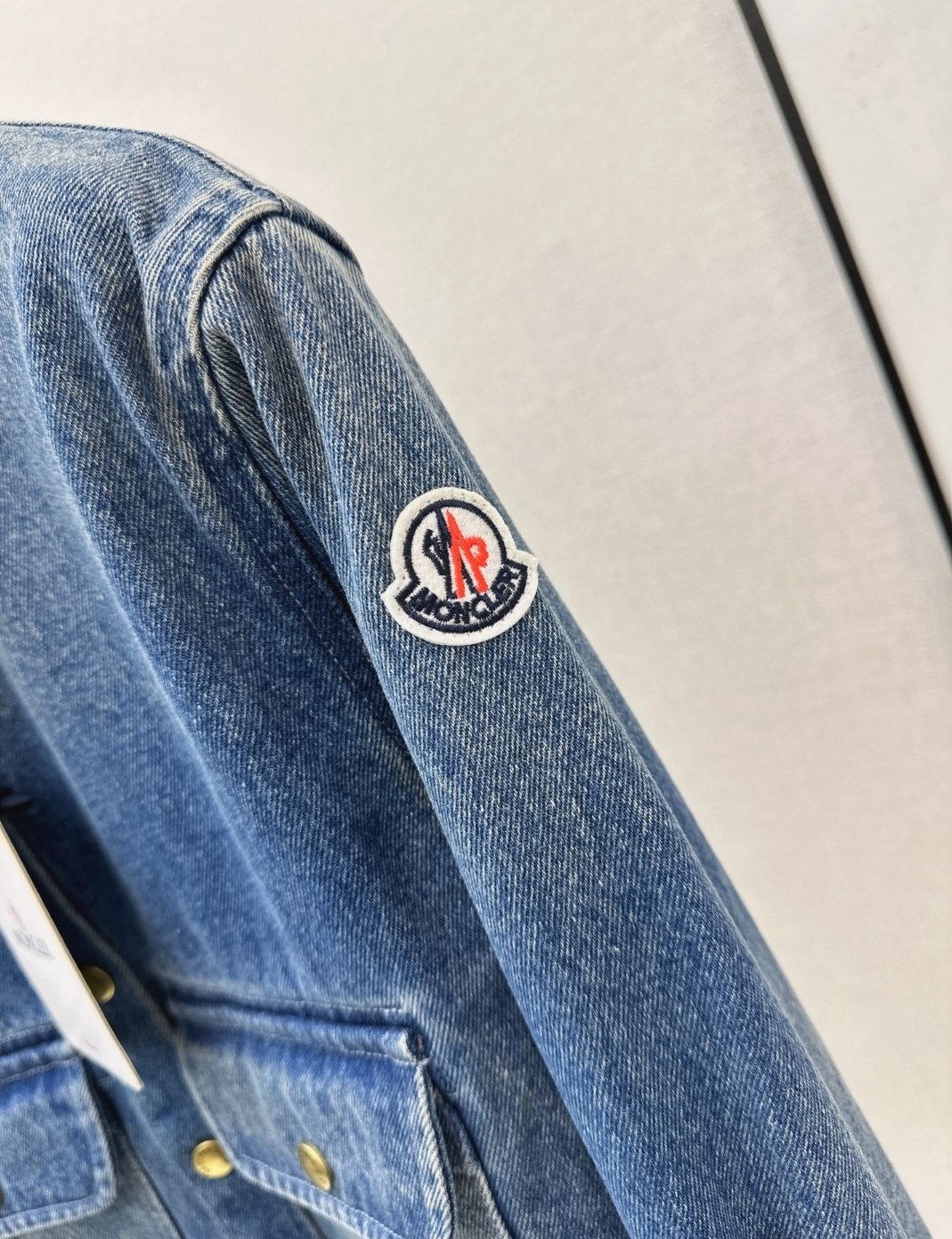 [MONCLER] 몽클레르 테디 칼라 크롭 데님 재킷