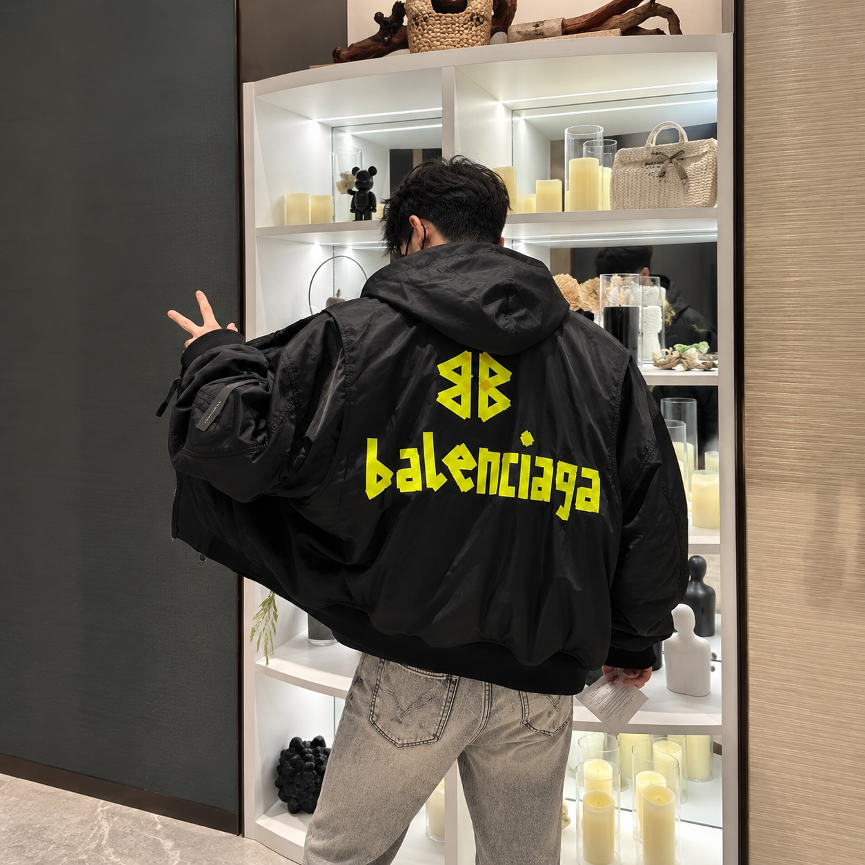 [BALENCIAGA] 발렌시아가 테이프 로고 패딩 봄버 재킷