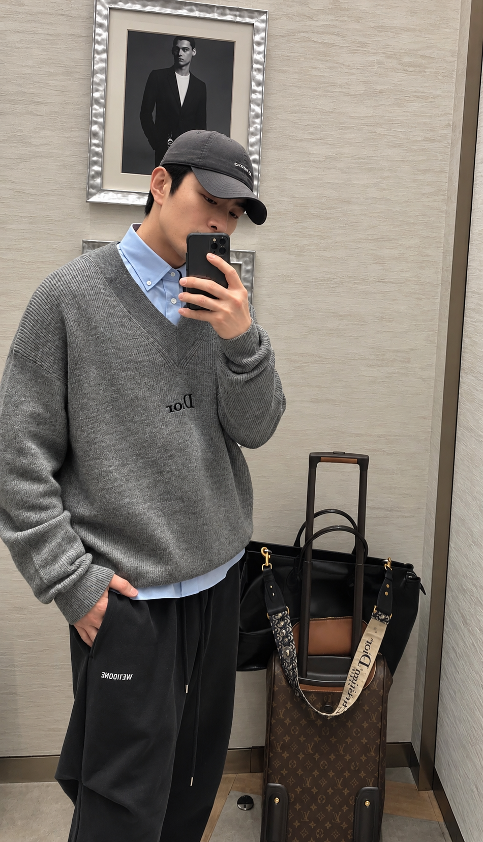 [DIOR] 디올 V넥 로고 니트 스웨터