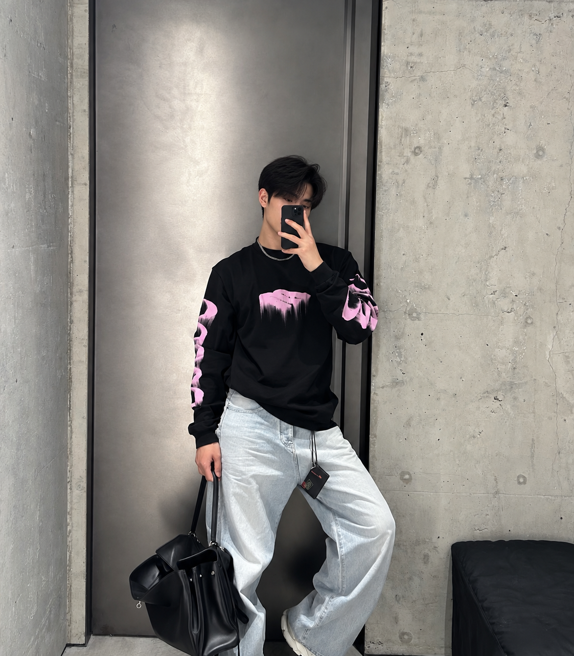 [BALENCIAGA] 발렌시아가 그래픽 자수 오버핏 롱슬리브 티셔츠