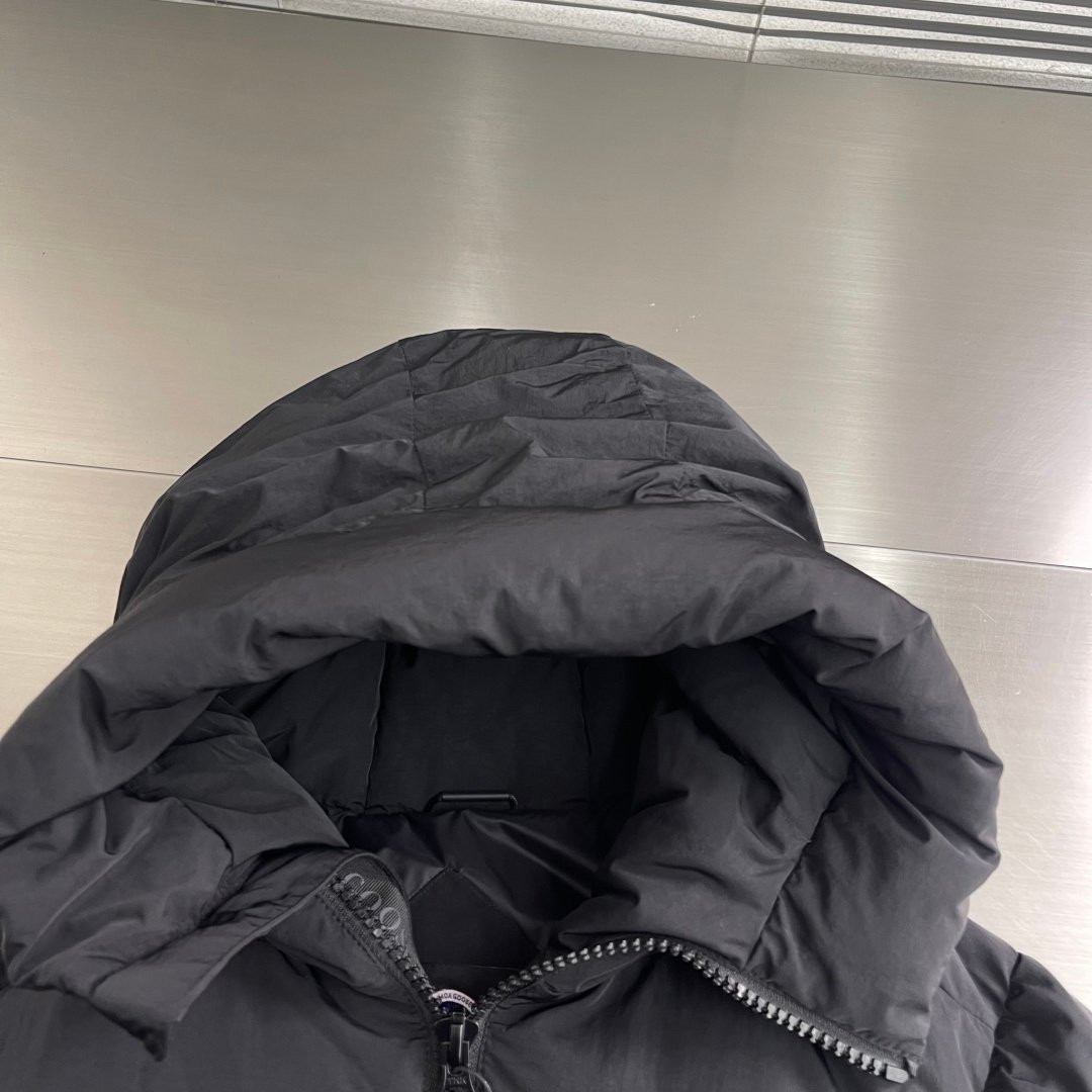 캐나다구스 로고 모티프 퍼프 재킷