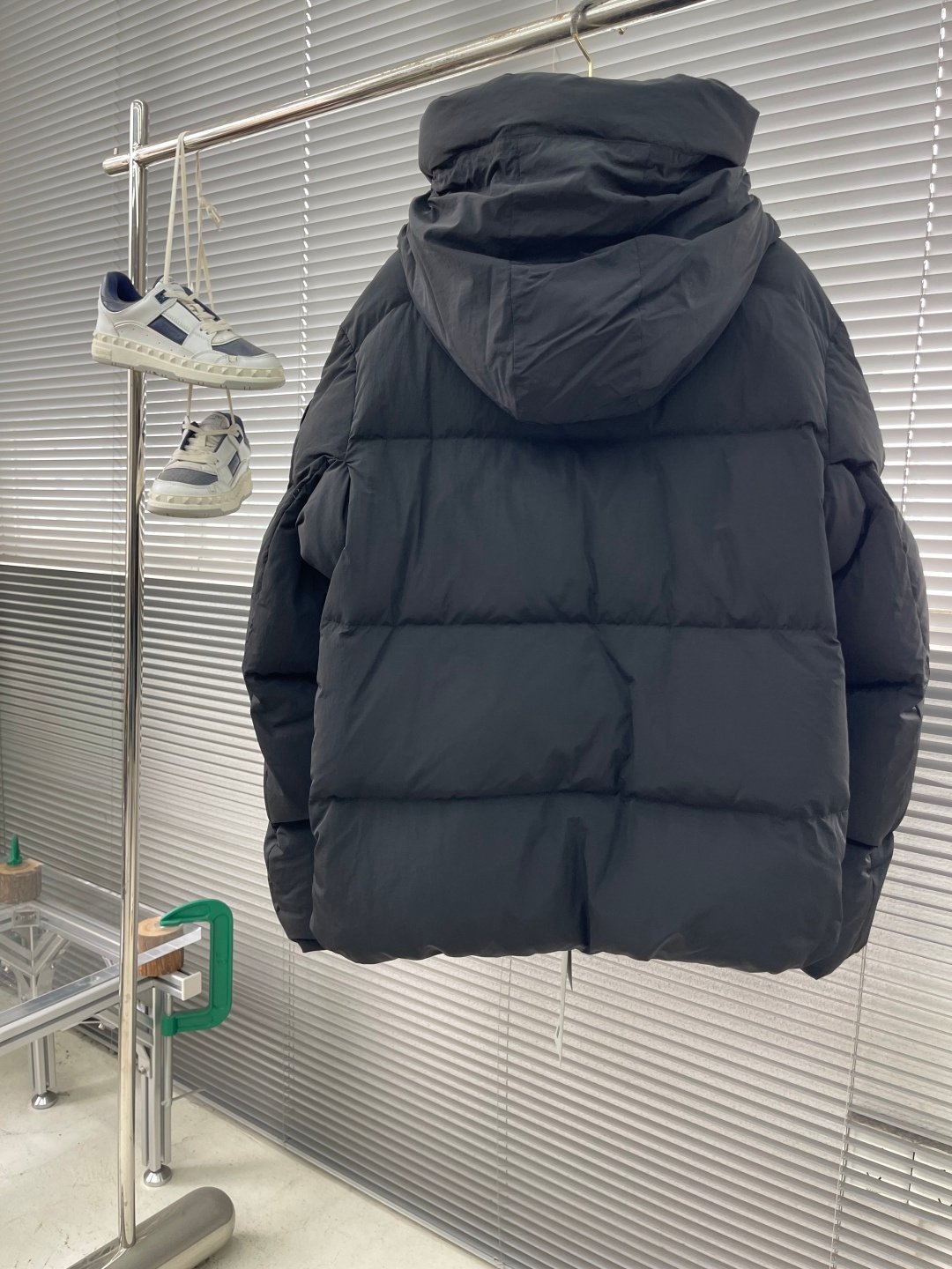 캐나다구스 로고 모티프 퍼프 재킷