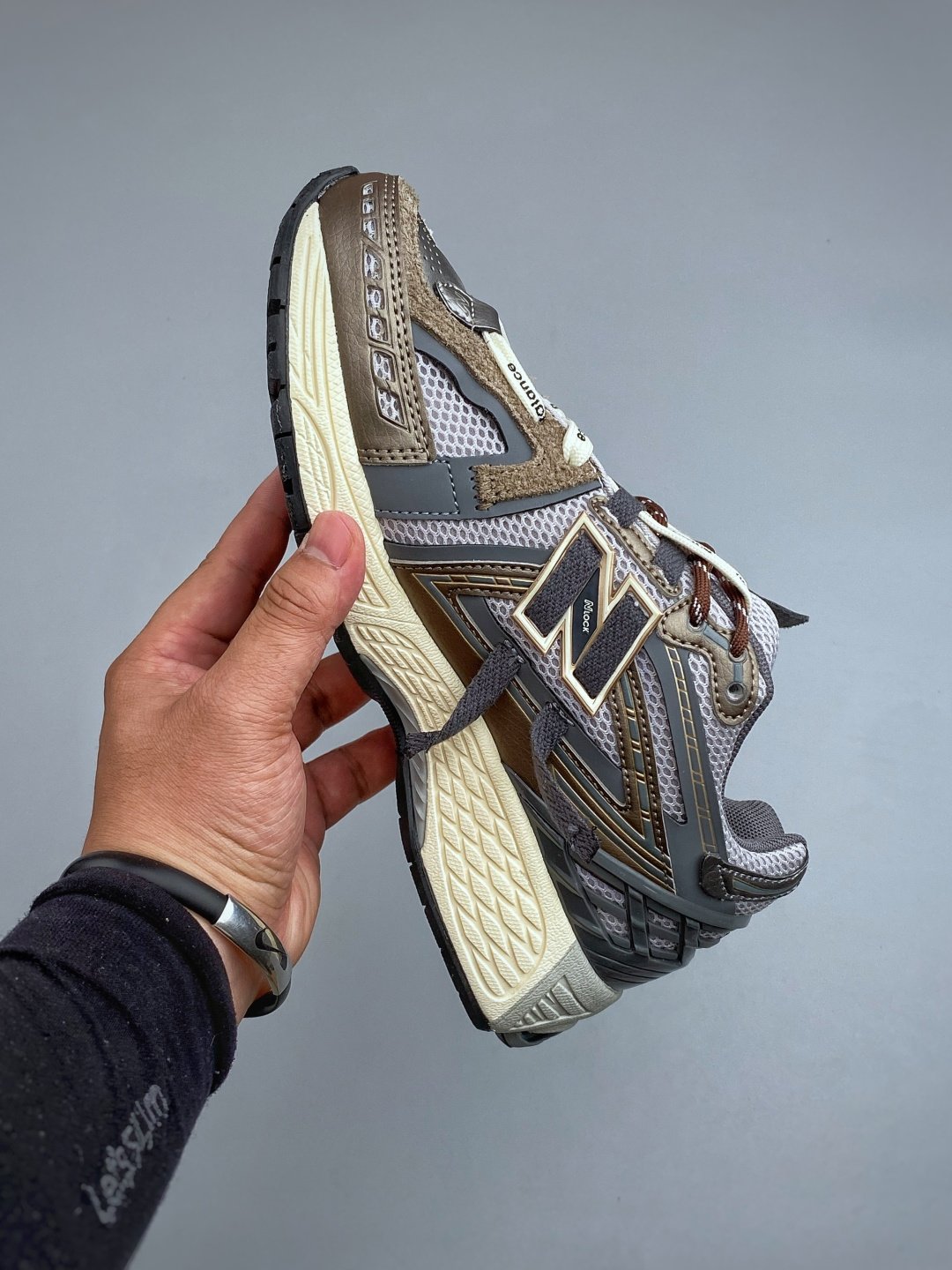 [NEW BALANCE] 뉴발란스 1906R 빈티지 러닝 스니커즈