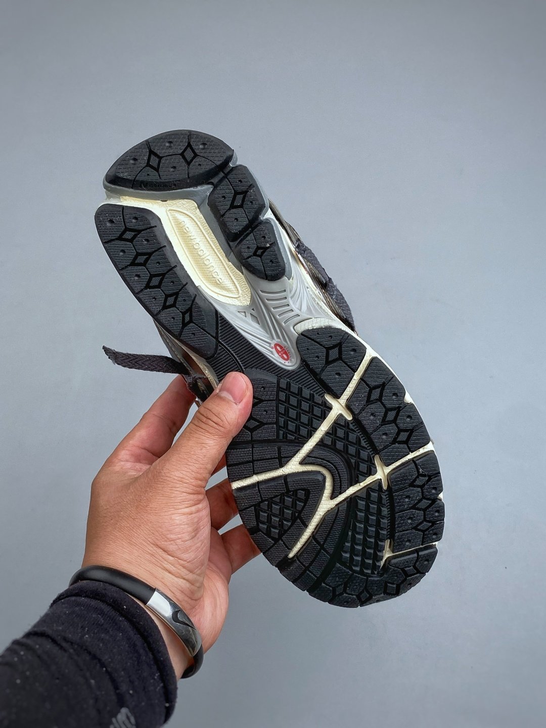 [NEW BALANCE] 뉴발란스 1906R 빈티지 러닝 스니커즈
