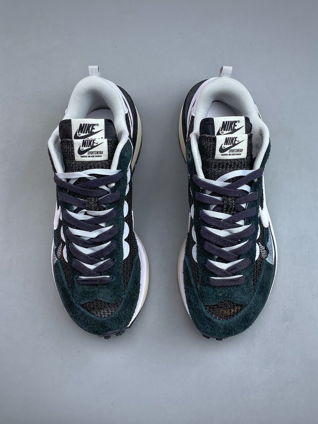 [NIKE X SACAI] 나이키 X 사카이 베이퍼와플 다크 그린
