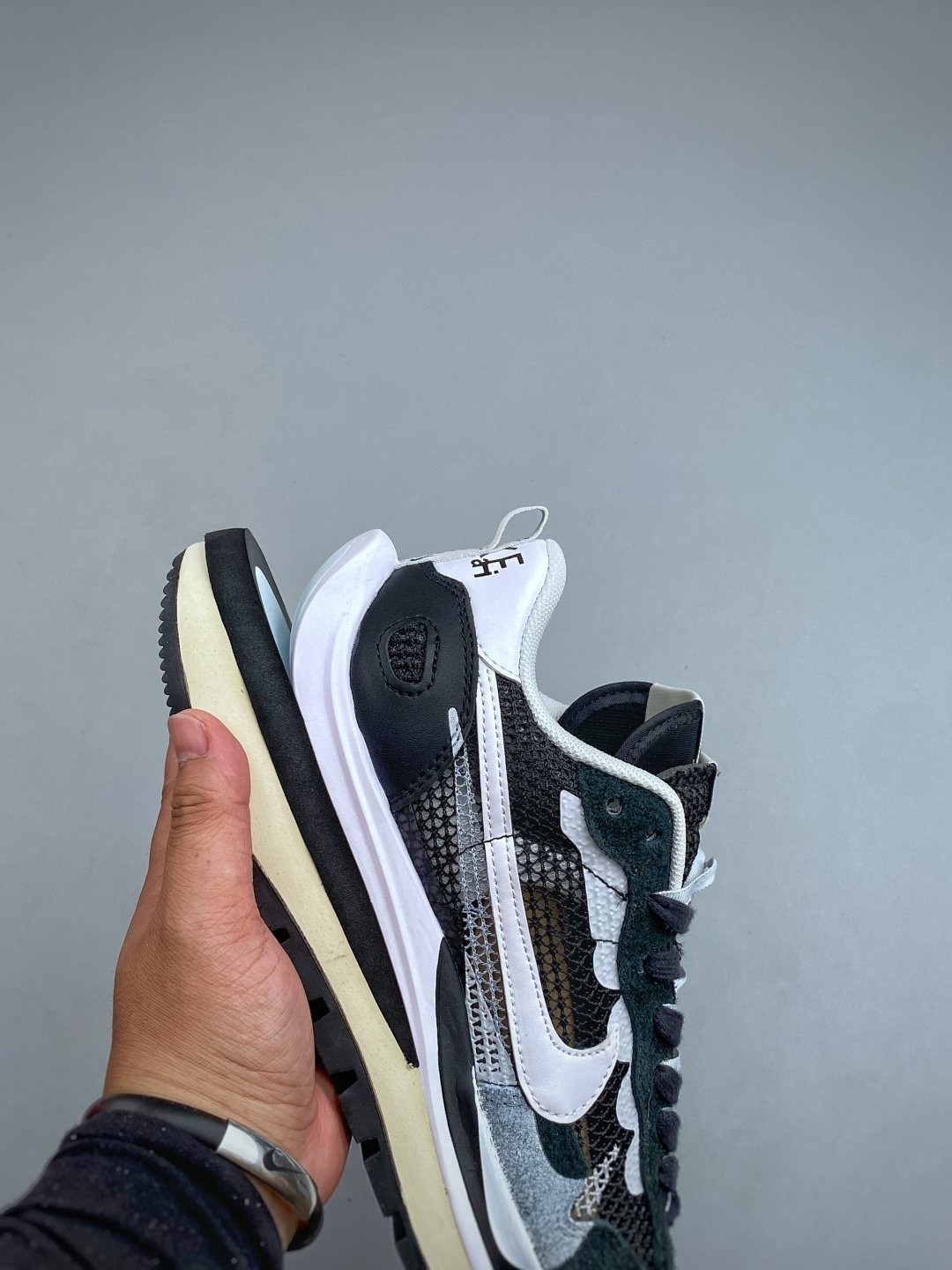 [NIKE X SACAI] 나이키 X 사카이 베이퍼와플 다크 그린