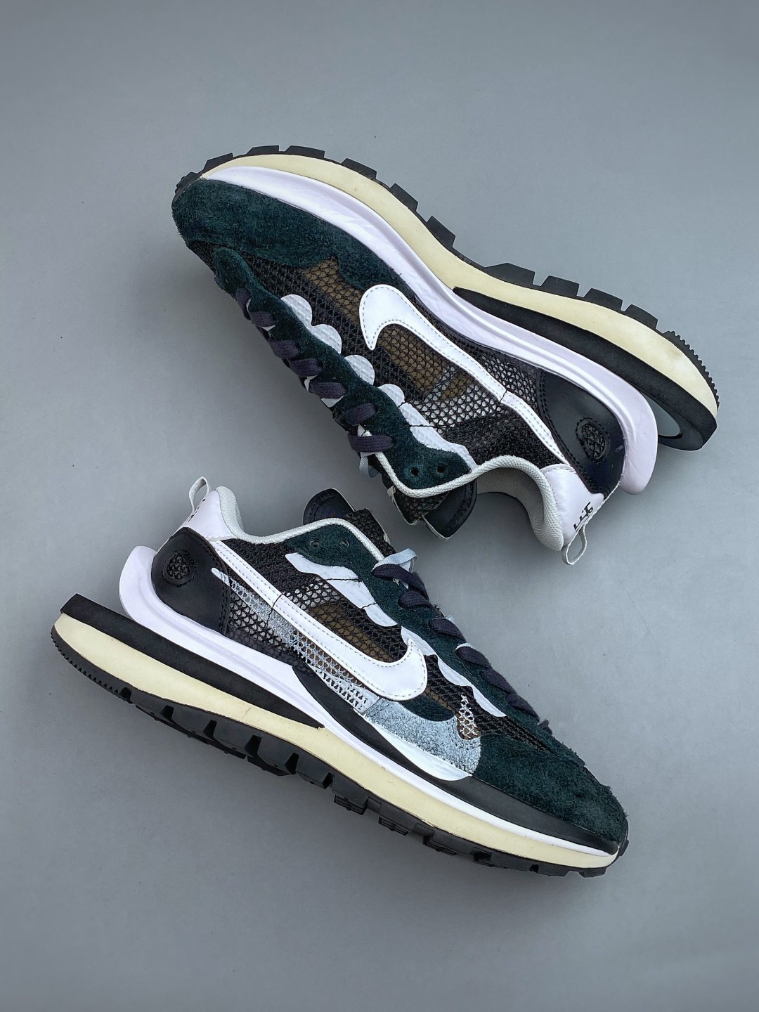 [NIKE X SACAI] 나이키 X 사카이 베이퍼와플 다크 그린