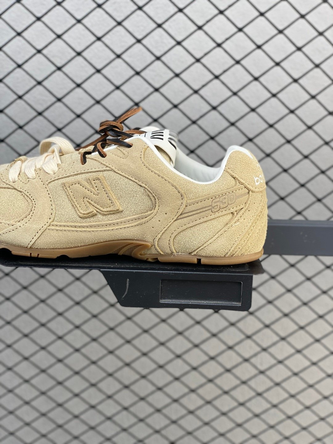[NEW BALANCE X MIU MIU] 뉴발란스 X 미우미우 530 SL 스니커즈