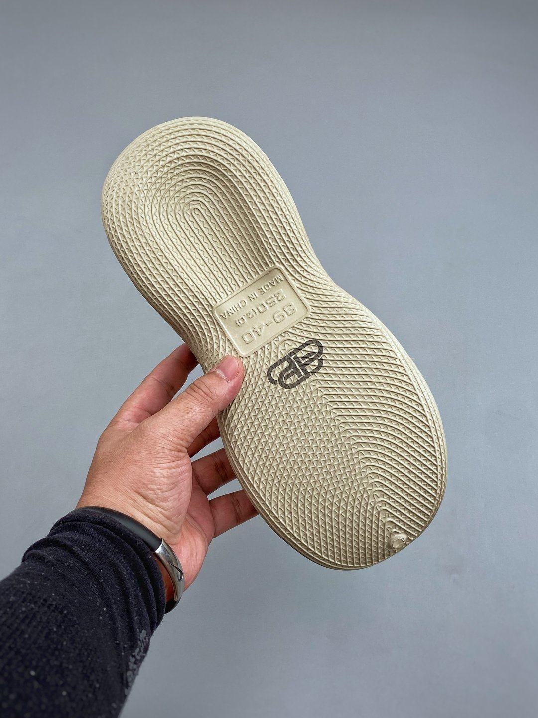 [BALENCIAGA] 발렌시아가 몰드 플랫폼 클로그 샌들