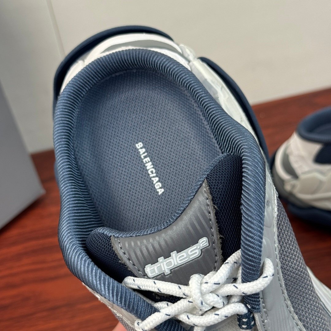 [BALENCIAGA] 발렌시아가 Triple S.2 뮬 스니커즈