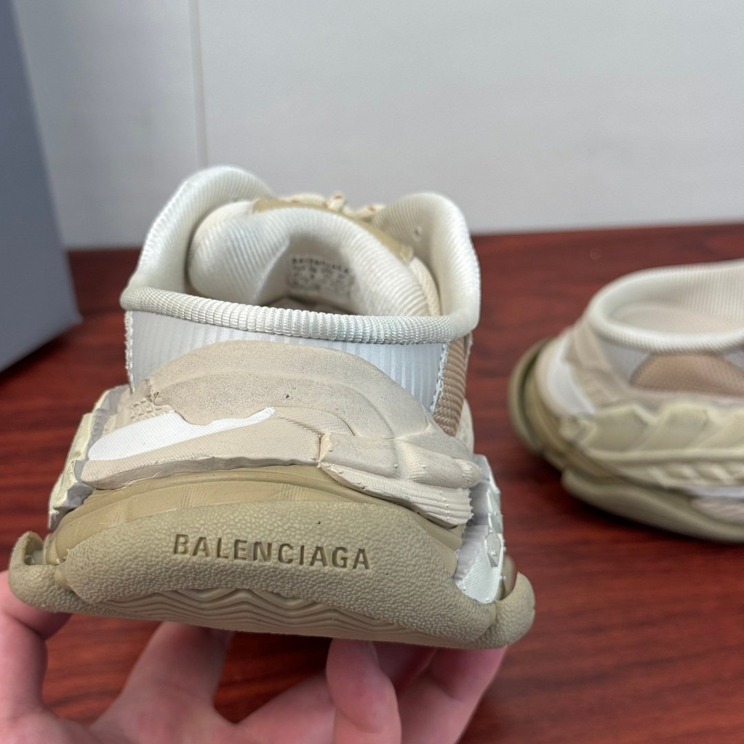 [BALENCIAGA] 발렌시아가 Triple S.2 뮬 스니커즈