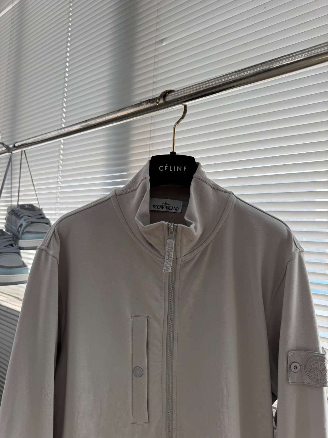 [STONE ISLAND] 스톤아일랜드 고스트 시리즈 스탠드 칼라 집업 자켓
