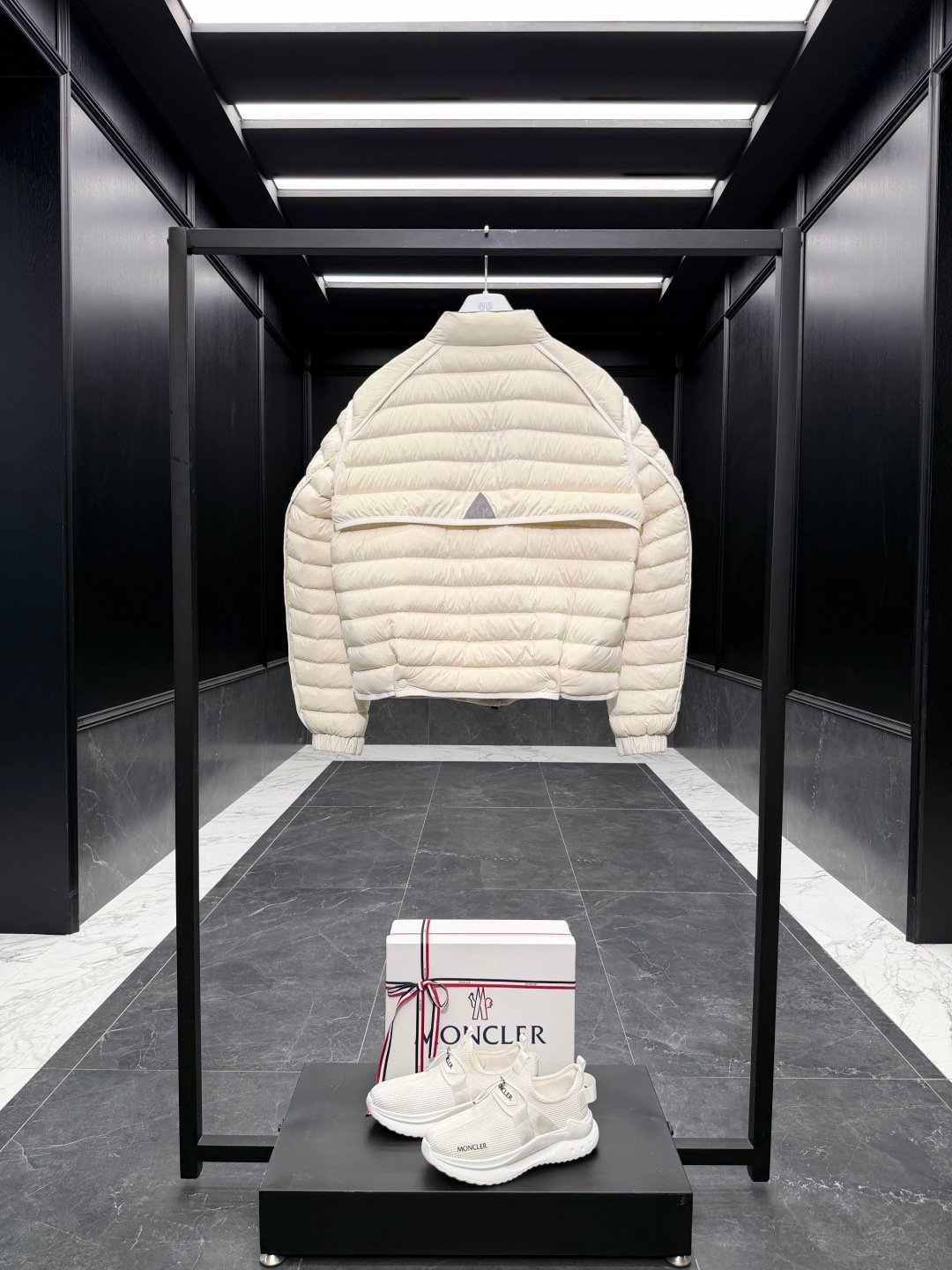 [MONCLER] 몽클레르 그레노블 경량 다운 재킷
