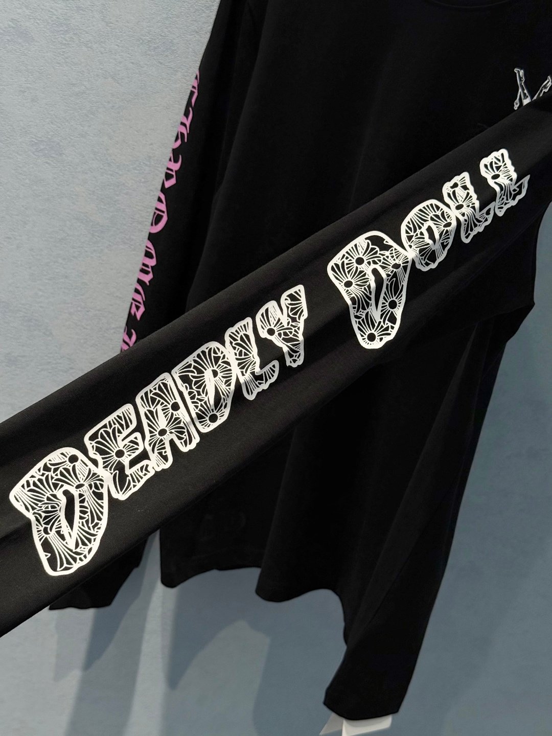 [CHROME HEARTS] 크롬하츠 고딕 그래픽 롱슬리브 티셔츠