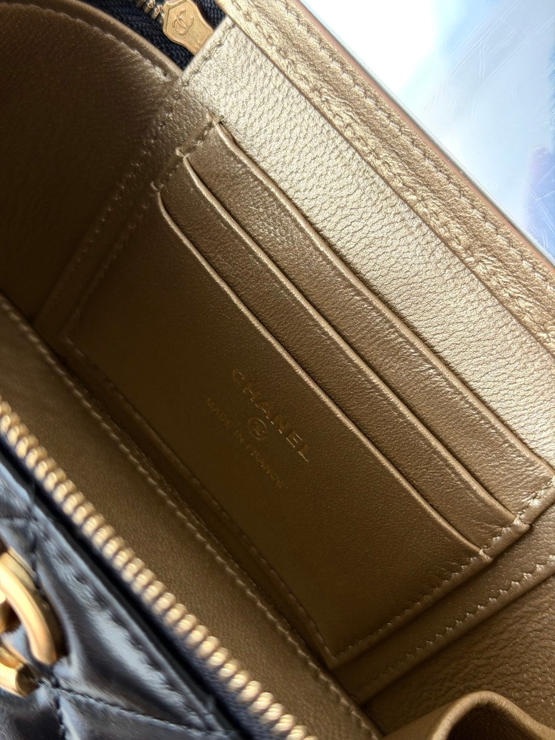 [CHANEL] 샤넬 25SS 체인 코스메틱 케이스