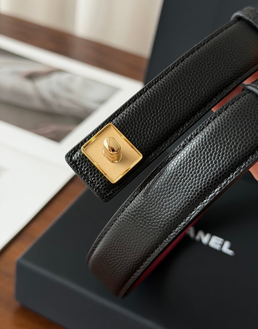 [CHANEL] 샤넬 26B CC 턴락 레더 벨트