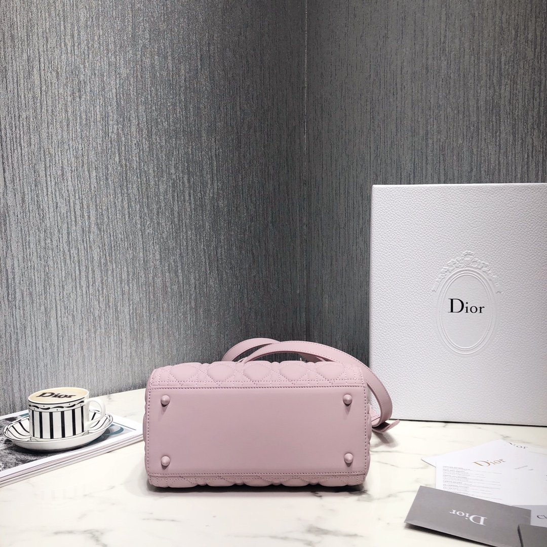 [DIOR] 디올 Lady Dior 미디엄 까나쥬 레더 백