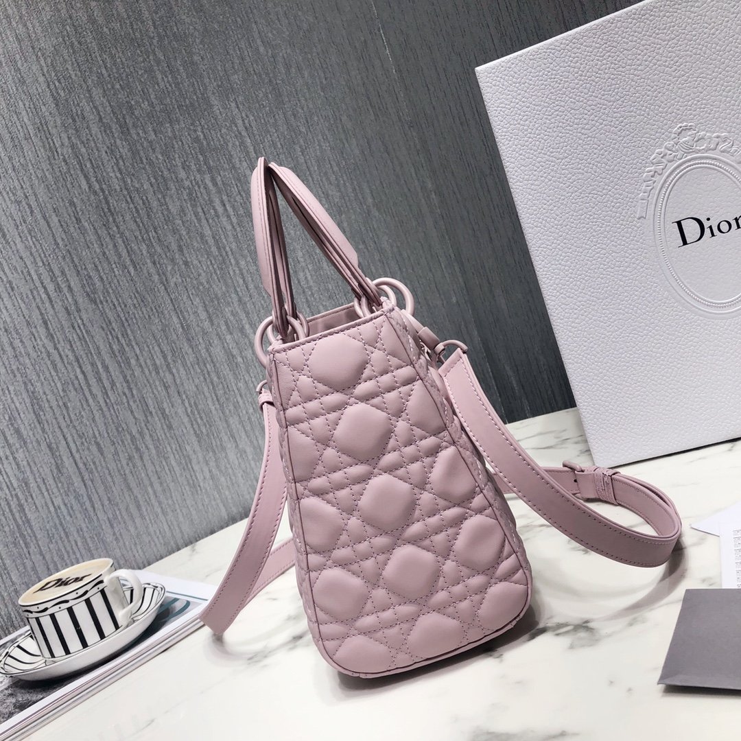 [DIOR] 디올 Lady Dior 미디엄 까나쥬 레더 백