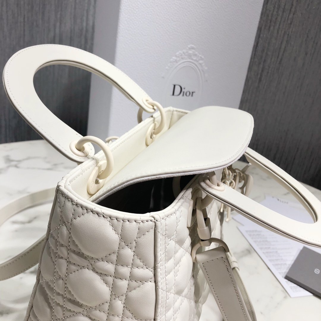 [DIOR] 디올 Lady Dior 미디엄 까나쥬 레더 백