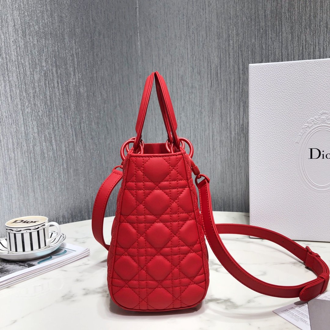 [DIOR] 디올 Lady Dior 미디엄 까나쥬 레더 백