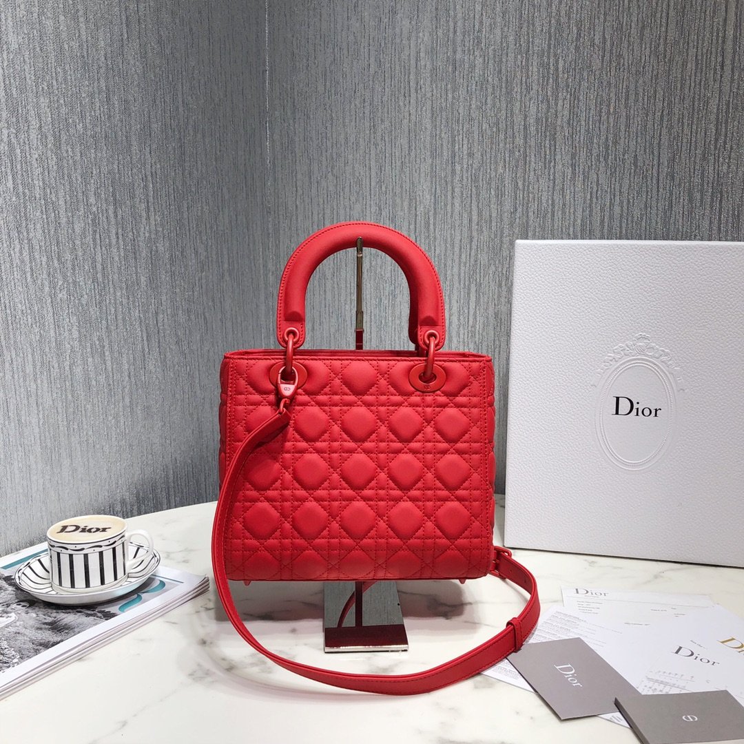 [DIOR] 디올 Lady Dior 미디엄 까나쥬 레더 백