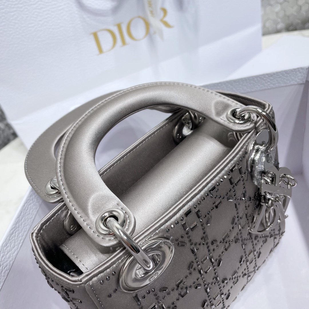 [DIOR] 디올 Lady Dior 미니 크리스탈 자수 새틴 백