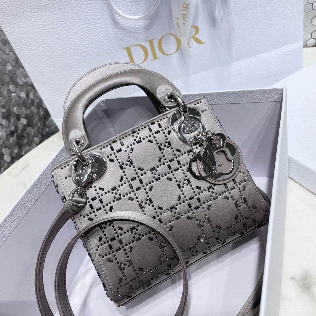 [DIOR] 디올 Lady Dior 미니 크리스탈 자수 새틴 백