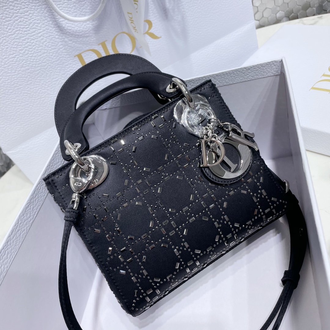 [DIOR] 디올 Lady Dior 미니 크리스탈 자수 새틴 백