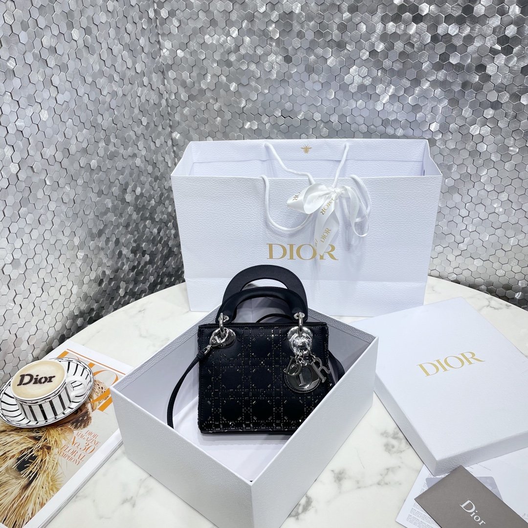 [DIOR] 디올 Lady Dior 미니 크리스탈 자수 새틴 백