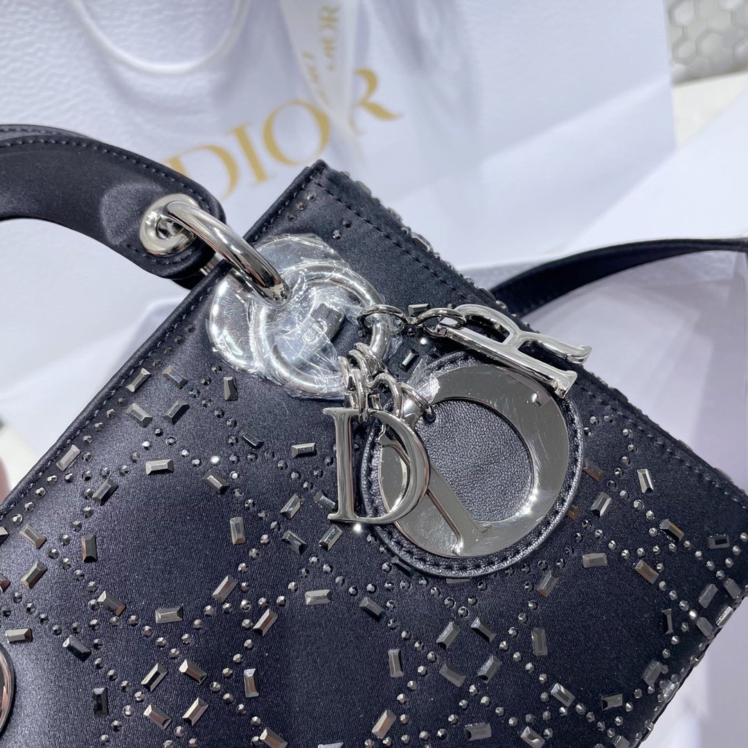 [DIOR] 디올 Lady Dior 미니 크리스탈 자수 새틴 백