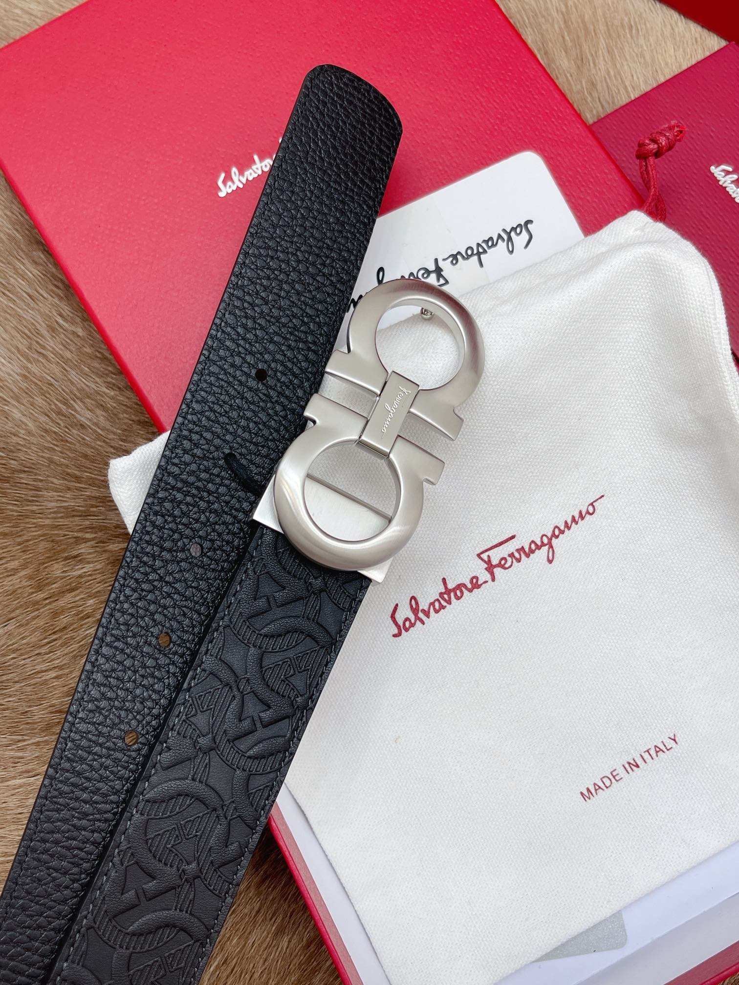 [FERRAGAMO] 페라가모 더블 간치니 엠보스 레더 벨트