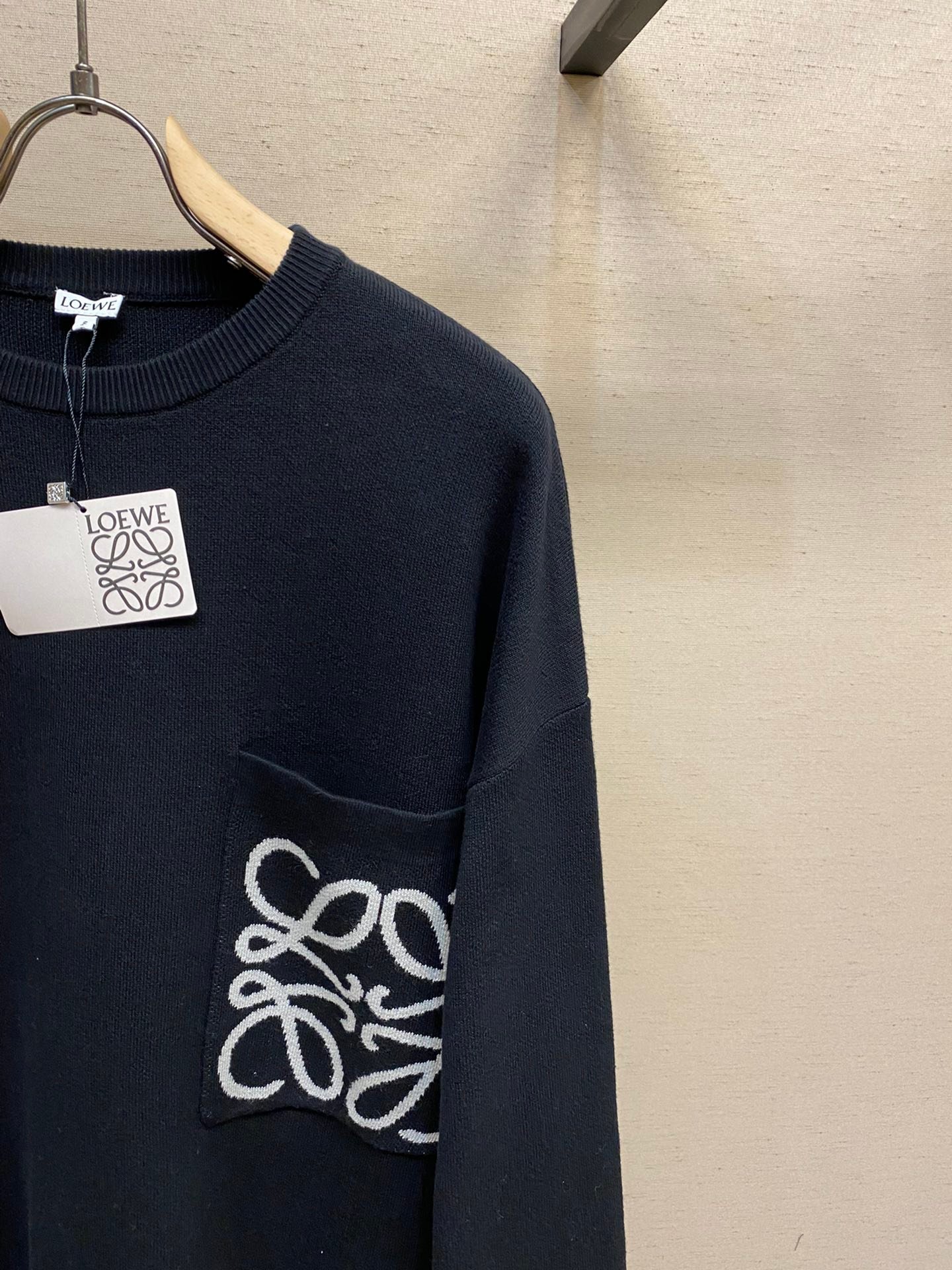 [LOEWE] 로에베 아나그램 포켓 크루넥 니트