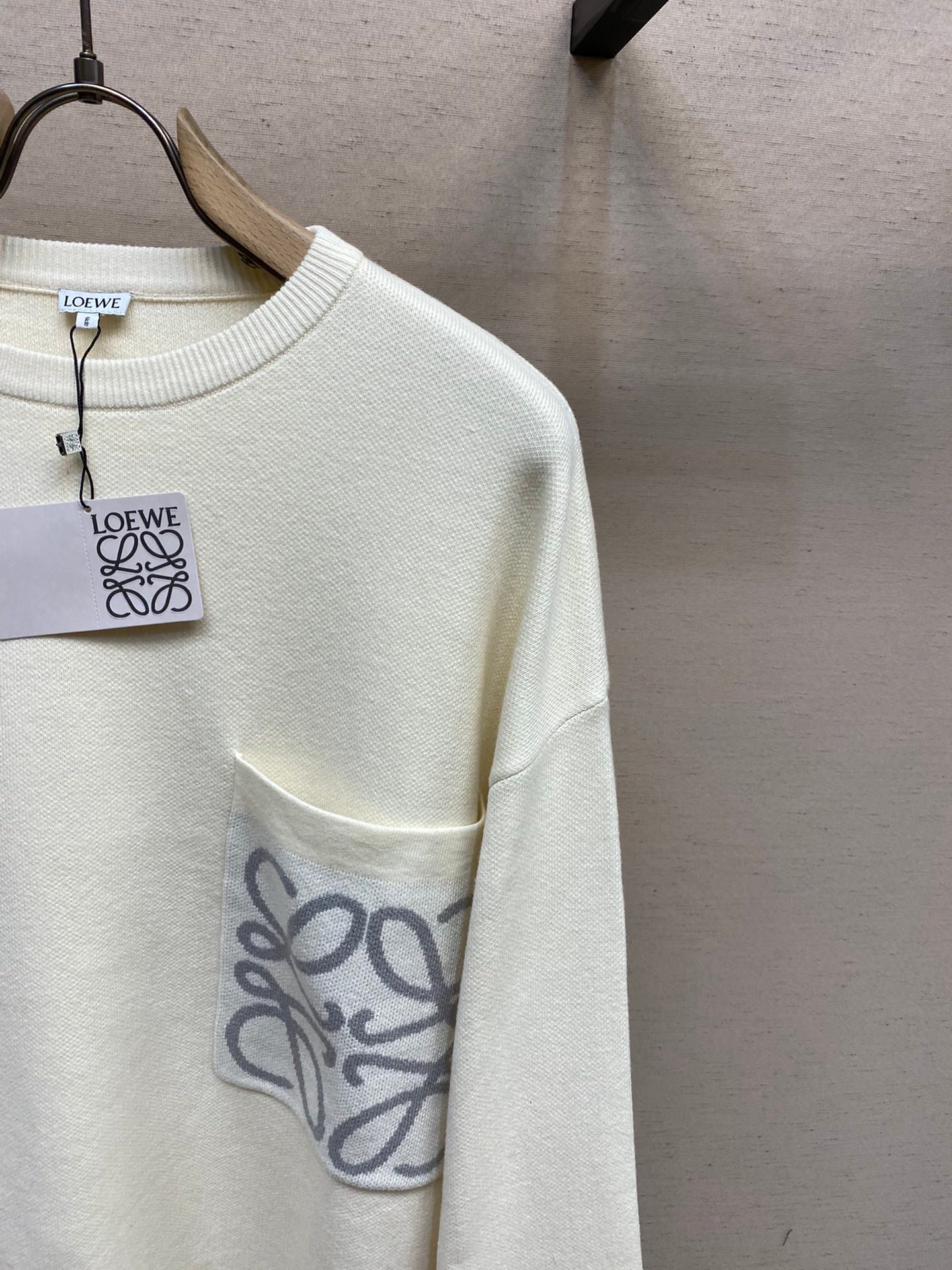 [LOEWE] 로에베 아나그램 포켓 크루넥 니트