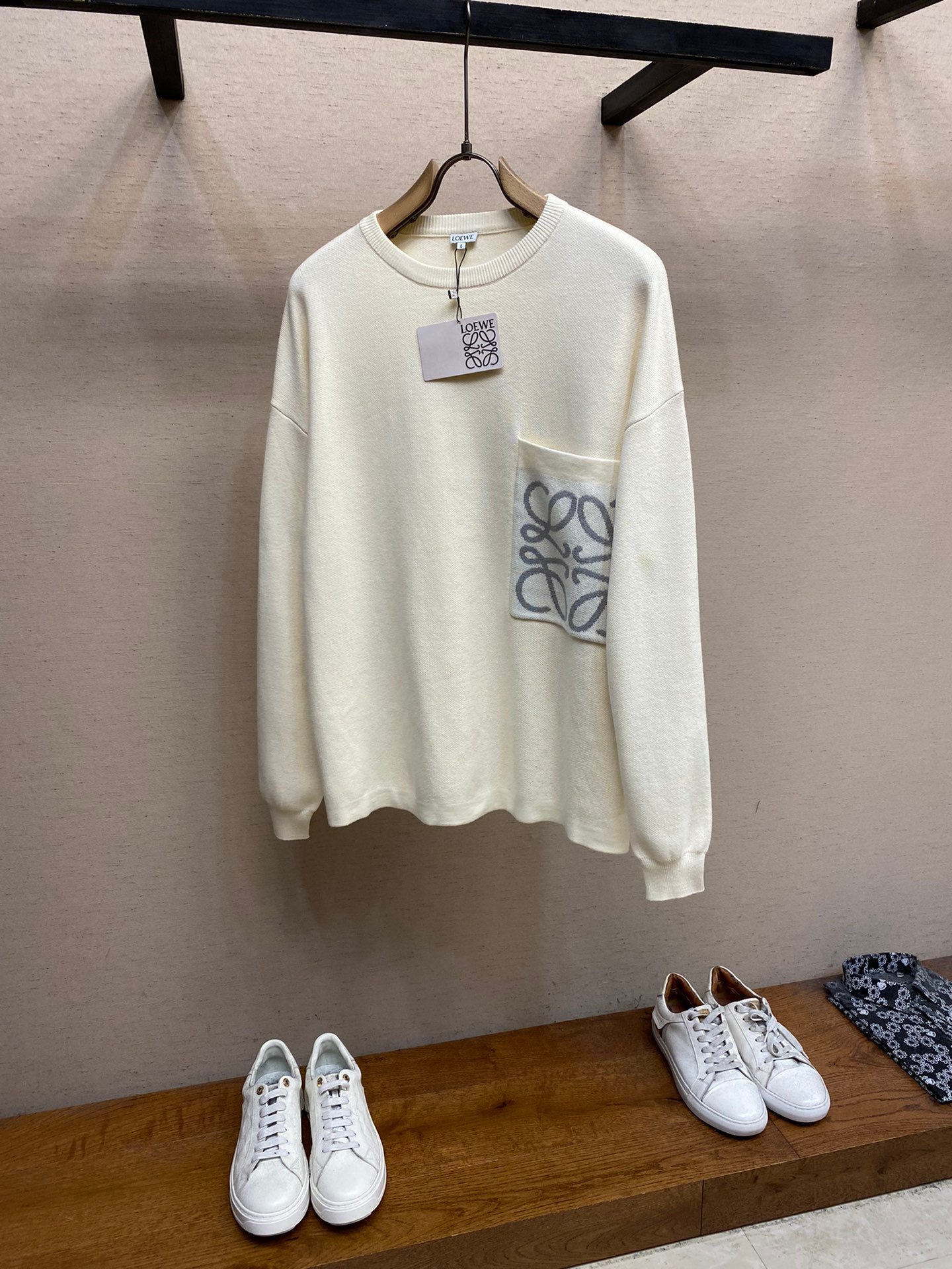 [LOEWE] 로에베 아나그램 포켓 크루넥 니트