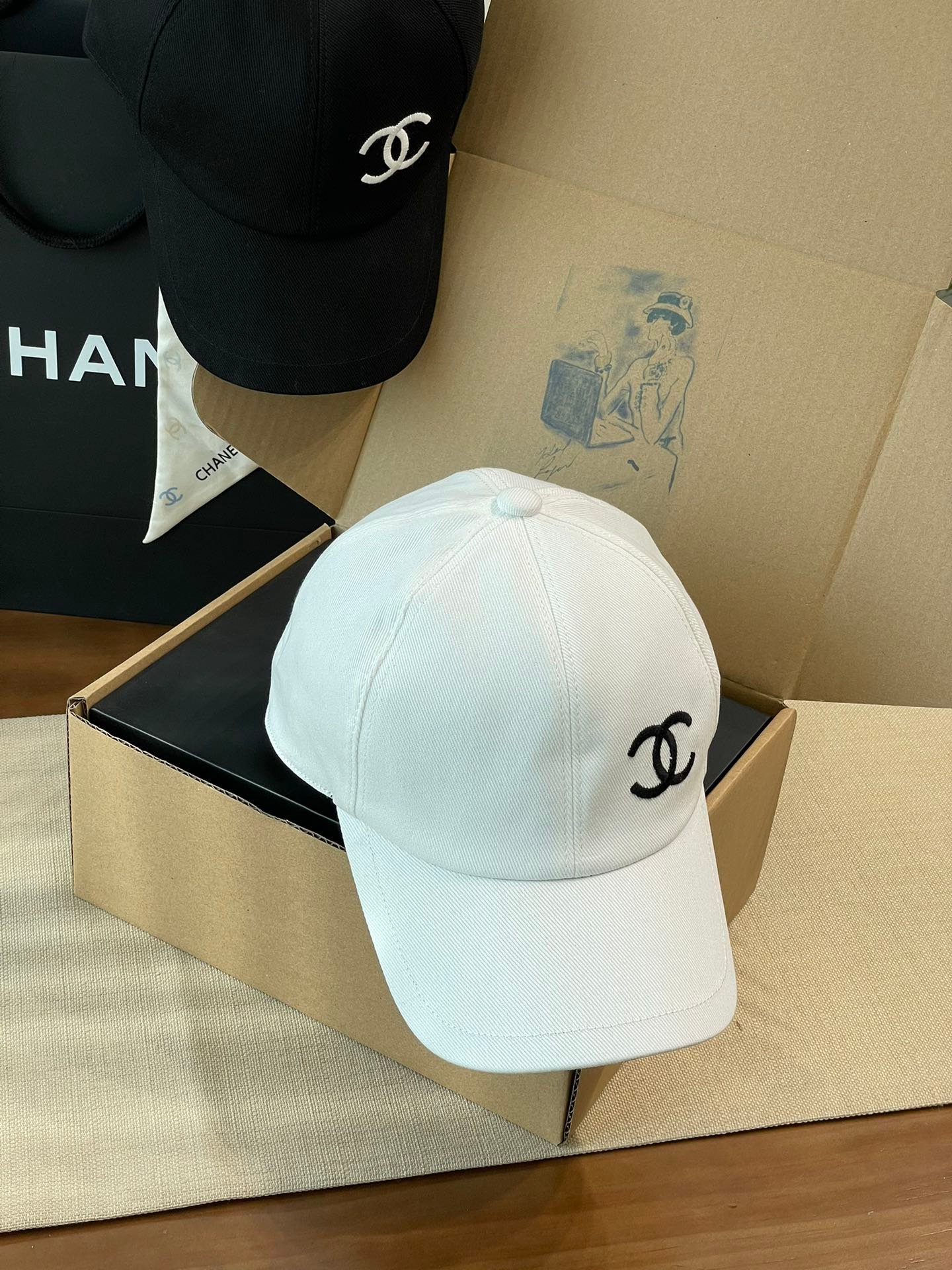 [CHANEL] 샤넬 CC 로고 자수 베이스볼 캡