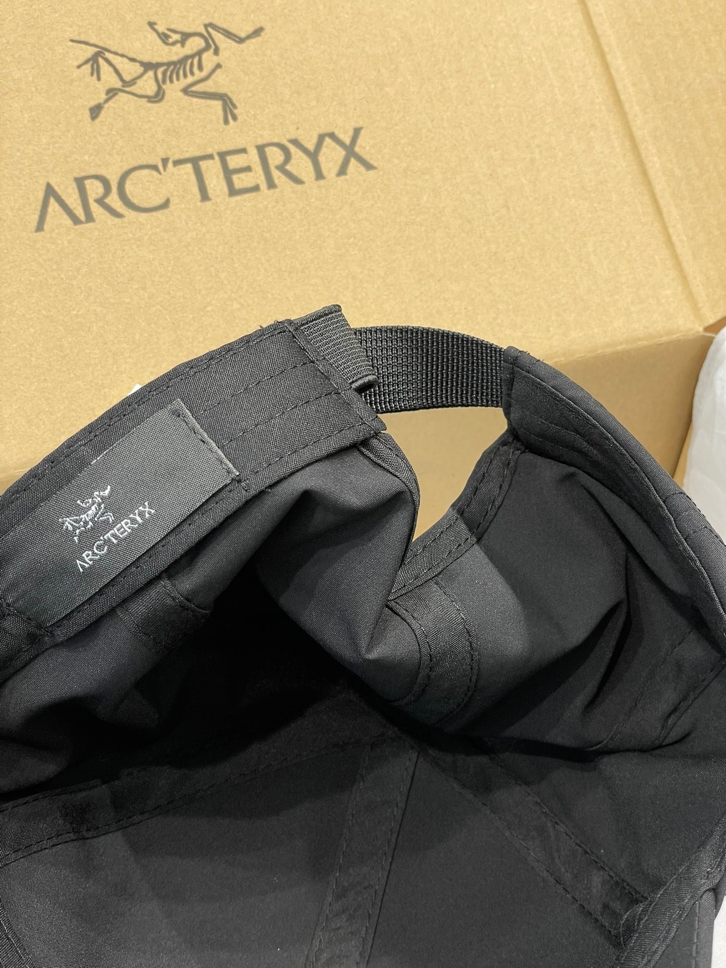 [ARC’TERYX] 아크테릭스 로고 자수 라이트 볼캡