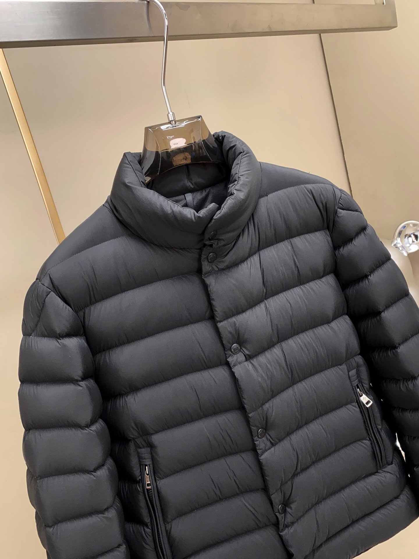 몽클레르 스탠드 칼라 쇼트 다운 재킷