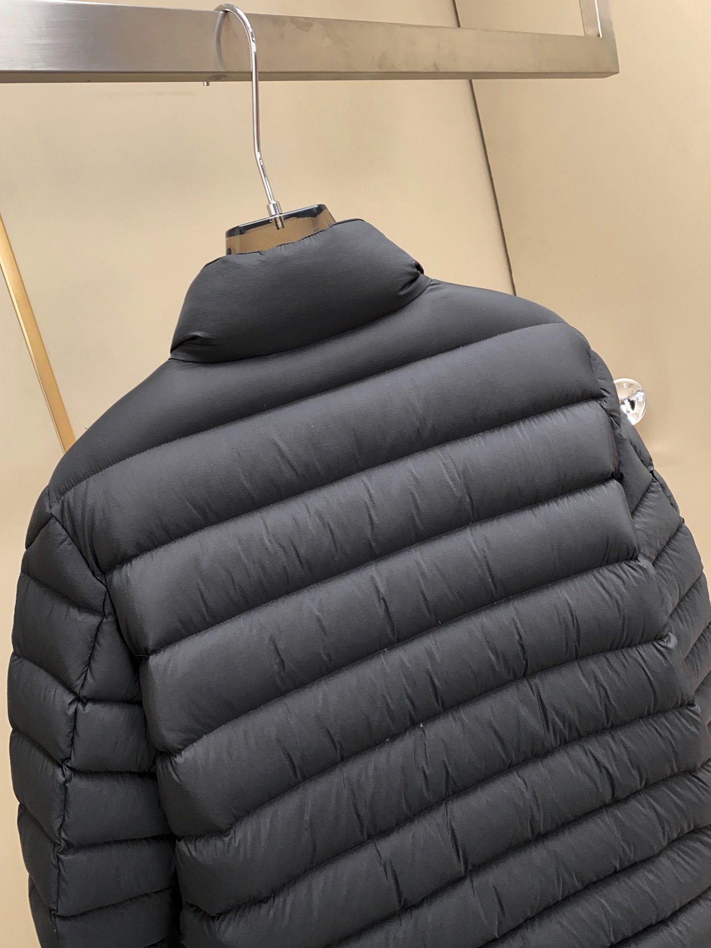 몽클레르 스탠드 칼라 쇼트 다운 재킷
