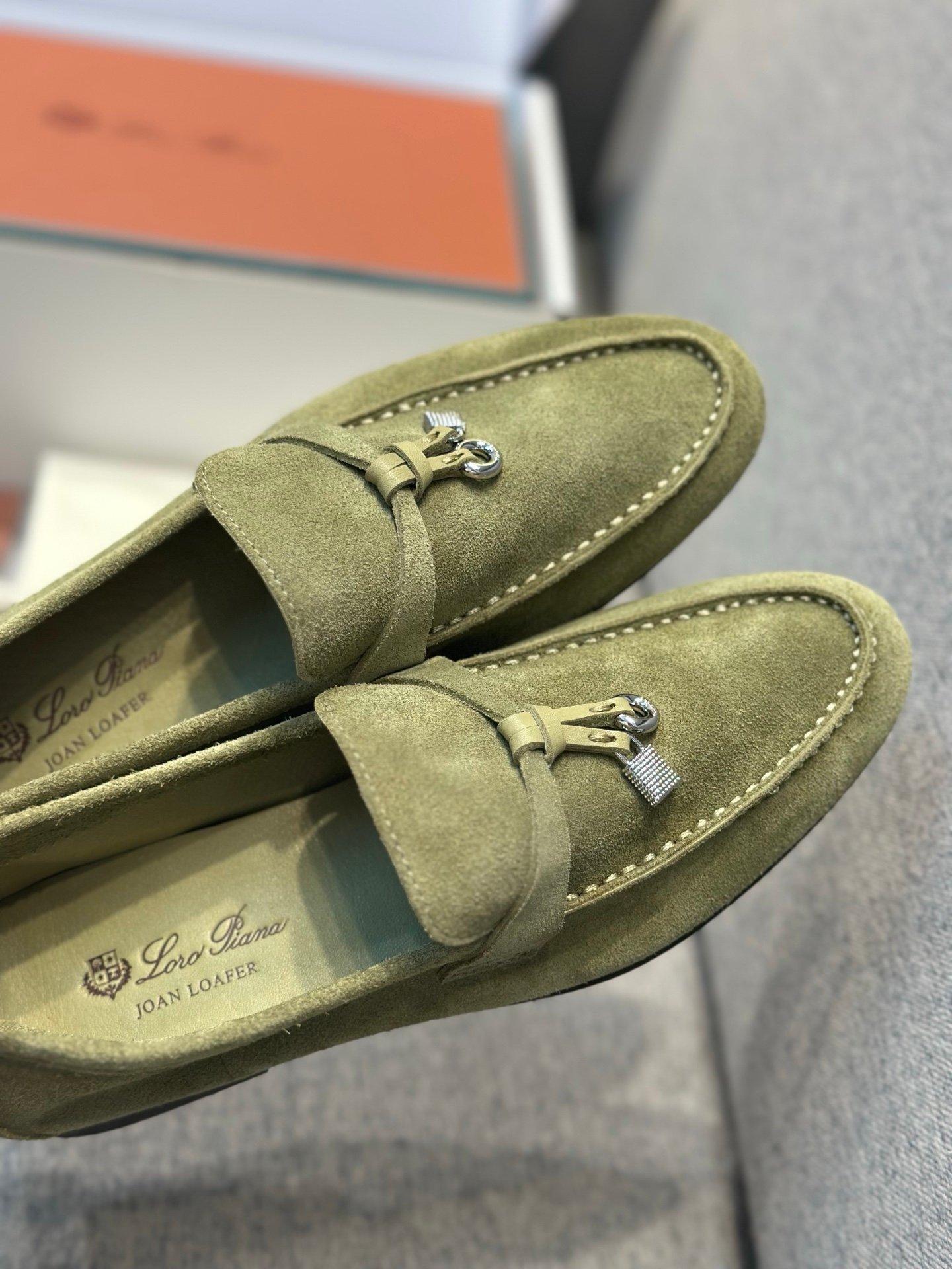 [LORO PIANA] 로로피아나 썸머 워크 스웨이드 참 로퍼