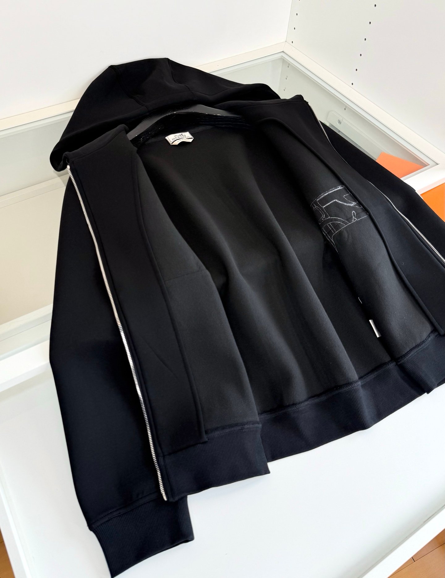 [HERMÈS] 에르메스 레더 패치 자수 후드 집업