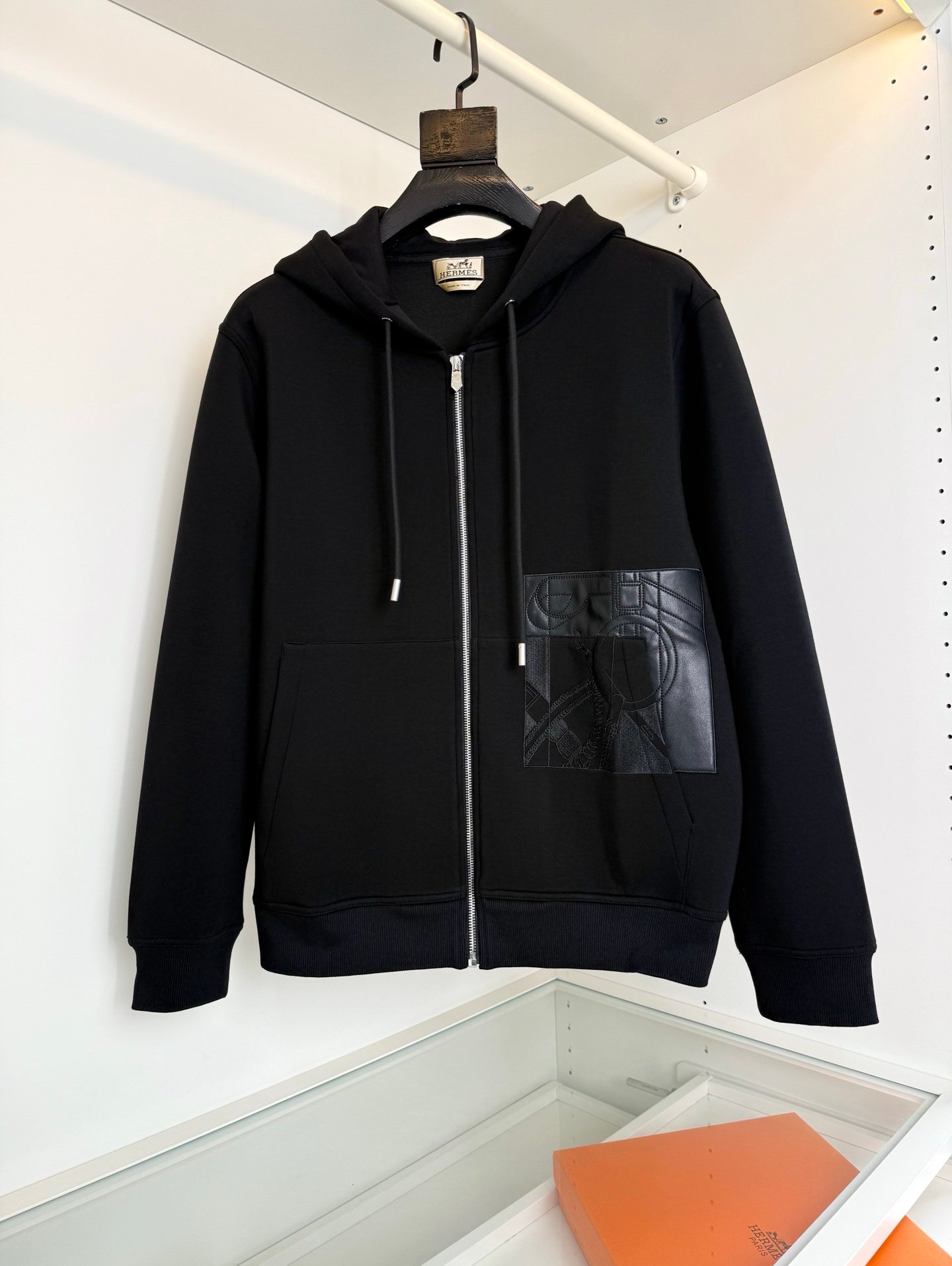 [HERMÈS] 에르메스 레더 패치 자수 후드 집업